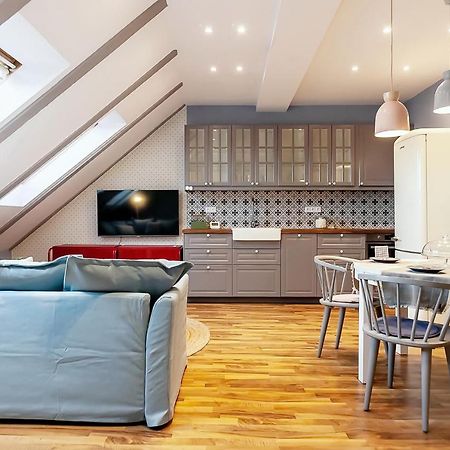 Attic Apartment On Waterfront / View / Netflix 布拉格 外观 照片