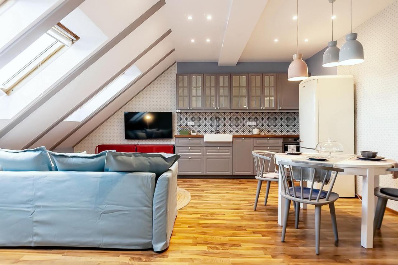 Attic Apartment On Waterfront / View / Netflix 布拉格 外观 照片