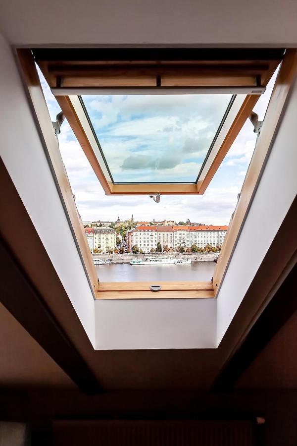 Attic Apartment On Waterfront / View / Netflix 布拉格 外观 照片