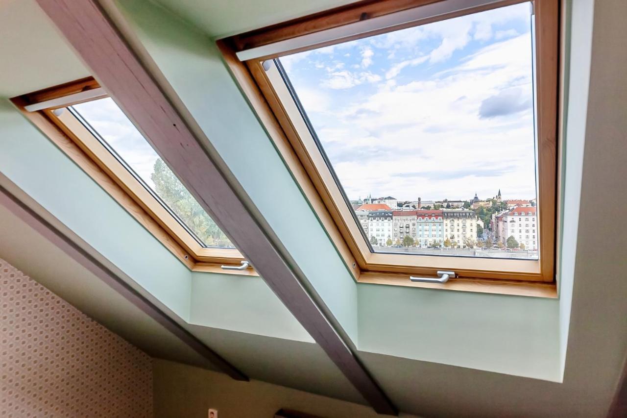 Attic Apartment On Waterfront / View / Netflix 布拉格 外观 照片